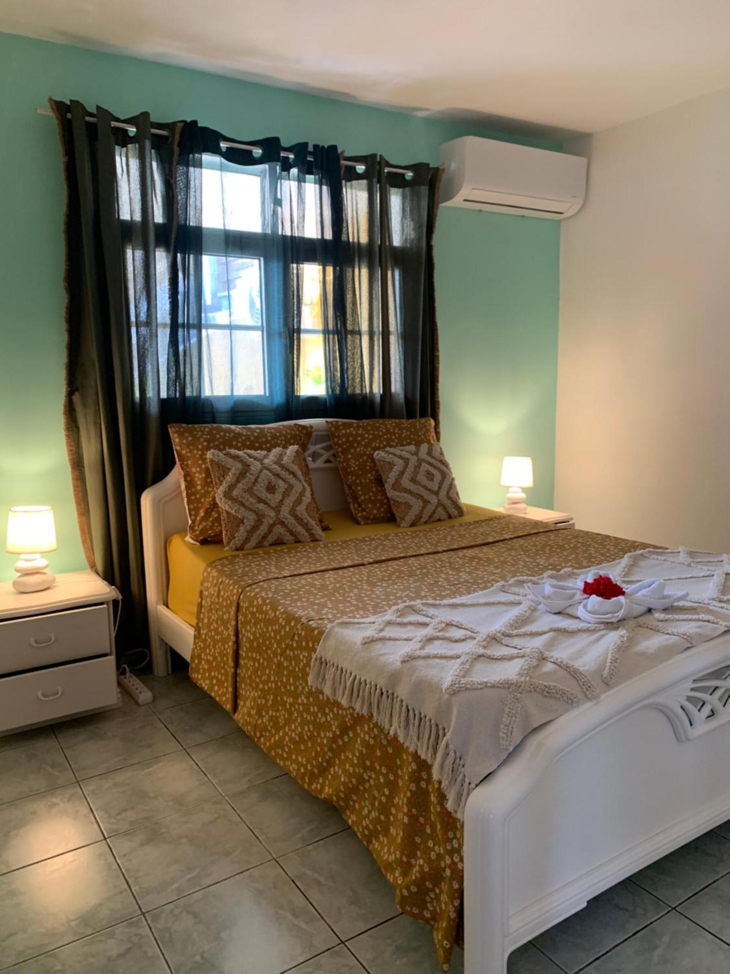 Bas De Villa De 3 Chambres Et Spa فيو-هابيتانتيس المظهر الخارجي الصورة